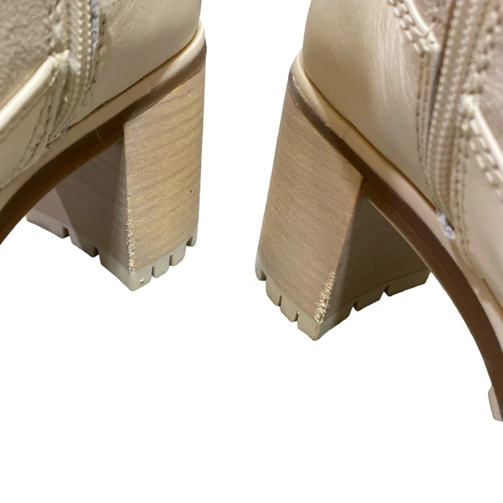 Vince‎ Camuto Cream lace up combat heel boot Size 9